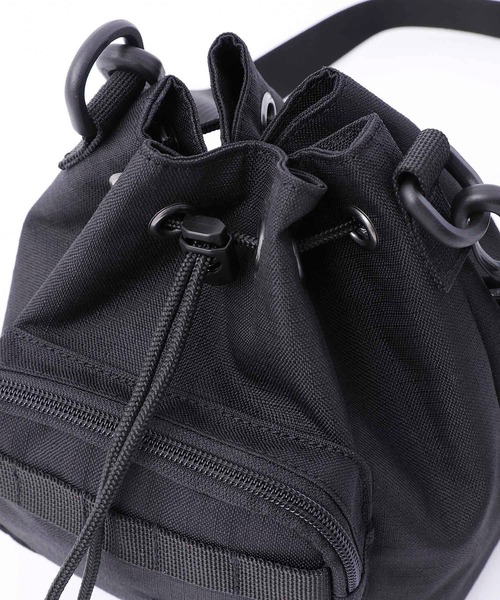 X-girl（エックスガール）の「MILLS LOGO BUCKET SHOULDER BAG（ショルダーバッグ・レディース・ブラック・ONE SIZE）」の5枚目の写真