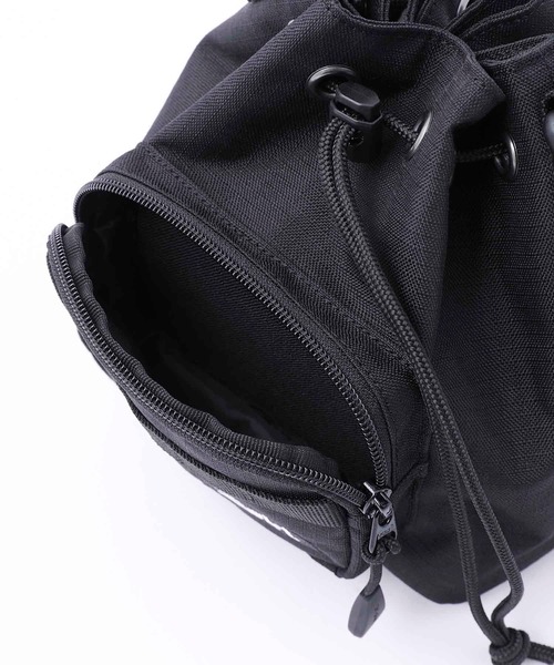 X-girl（エックスガール）の「MILLS LOGO BUCKET SHOULDER BAG（ショルダーバッグ・レディース・ブラック・ONE SIZE）」の6枚目の写真