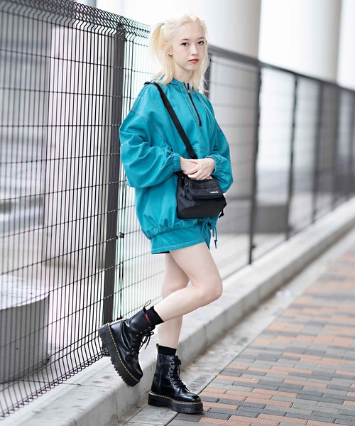 X-girl（エックスガール）の「MILLS LOGO BUCKET SHOULDER BAG（ショルダーバッグ・レディース・ブラック・ONE SIZE）」の8枚目の写真