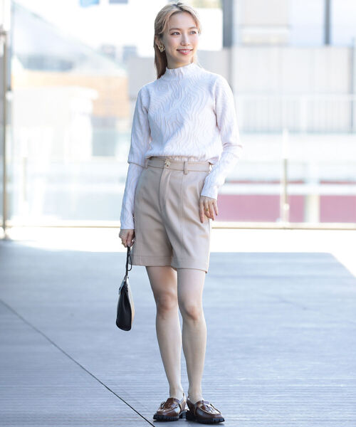 Ray BEAMS（レイビームス）の「Ray BEAMS / ライン ジャカード ハイネック ニット（ニット/セーター・レディース・ホワイト/ベージュ・ONE SIZE）」の5枚目の写真