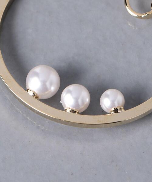 UNITED ARROWS（ユナイテッドアローズ）の「＜UNITED ARROWS＞イミテーションパール フープ イヤリング（イヤリング・レディース・ゴールド・FREE）」の5枚目の写真