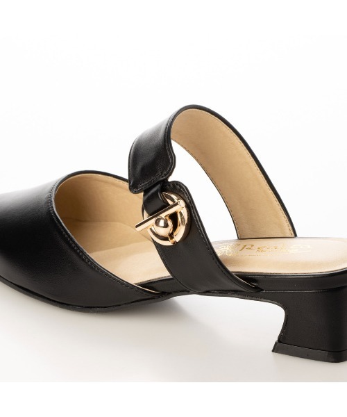 Realta（レアルタ）の「Realta(レアルタ)ゴールドモチーフポインテッドミュールサンダル（サンダル・レディース・ブラック/アイボリー/ブラウン・LL/M/L/S）」の12枚目の写真