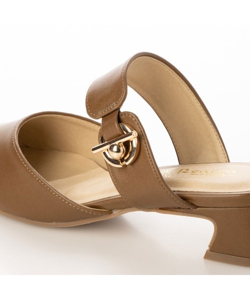 Realta（レアルタ）の「Realta(レアルタ)ゴールドモチーフポインテッドミュールサンダル（サンダル・レディース・ブラック/アイボリー/ブラウン・LL/M/L/S）」の13枚目の写真