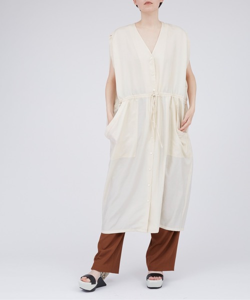 RITO（リト）の「rito structure SILK COTTON DRAWSTRING  DRESS（ワンピース・レディース・ブラック/オフホワイト・1/2）」の2枚目の写真