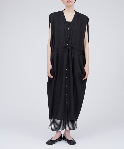 RITO（リト）の「rito structure SILK COTTON DRAWSTRING  DRESS（ワンピース・レディース・ブラック/オフホワイト・1/2）」の10枚目の写真