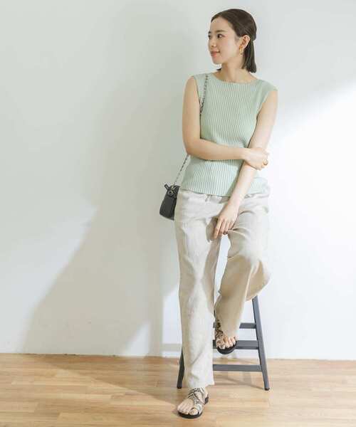 URBAN RESEARCH(アーバンリサーチ)の「コンパクトリブノースリーブニット(ニット/セーター・レディース・ミント/ブルー/ブラック/ライトグレー/オレンジ・FREE)」の17枚目の写真