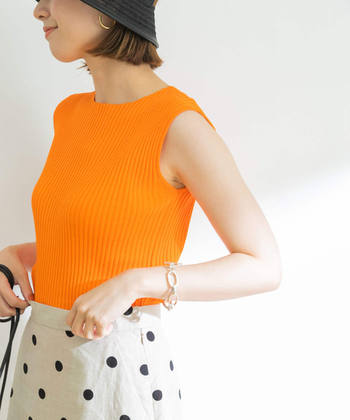 URBAN RESEARCH(アーバンリサーチ)の「コンパクトリブノースリーブニット(ニット/セーター・レディース・ミント/ブルー/ブラック/ライトグレー/オレンジ・FREE)」の21枚目の写真