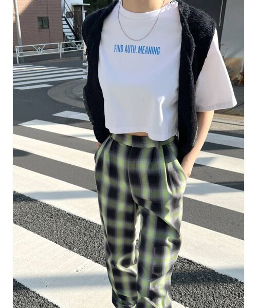 EMODA(エモダ)の「コンパクトロゴショートTシャツ(Tシャツ/カットソー・レディース・ホワイト/ブラック/イエロー/ブルー・FREE)」の10枚目の写真