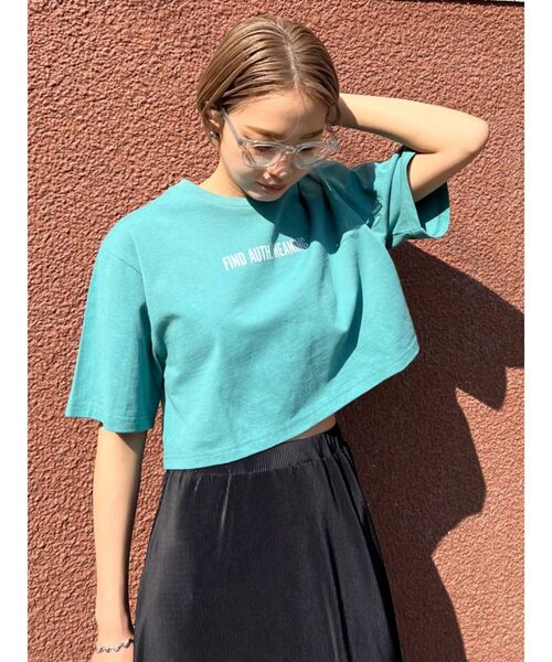 EMODA(エモダ)の「コンパクトロゴショートTシャツ(Tシャツ/カットソー・レディース・ホワイト/ブラック/イエロー/ブルー・FREE)」の18枚目の写真