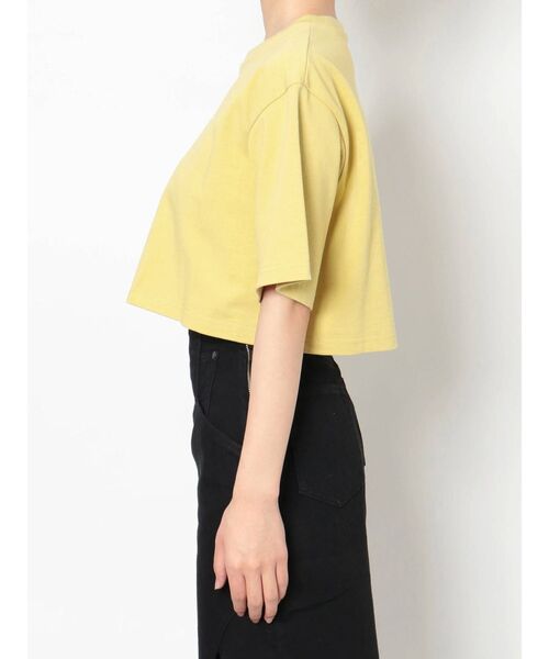 EMODA(エモダ)の「コンパクトロゴショートTシャツ(Tシャツ/カットソー・レディース・ホワイト/ブラック/イエロー/ブルー・FREE)」の22枚目の写真