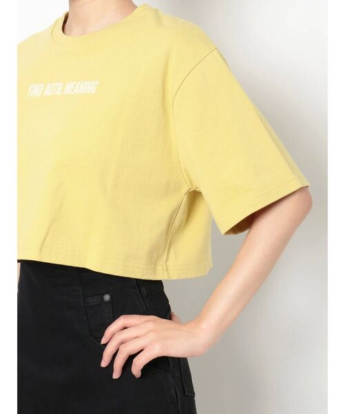 EMODA(エモダ)の「コンパクトロゴショートTシャツ(Tシャツ/カットソー・レディース・ホワイト/ブラック/イエロー/ブルー・FREE)」の11枚目の写真