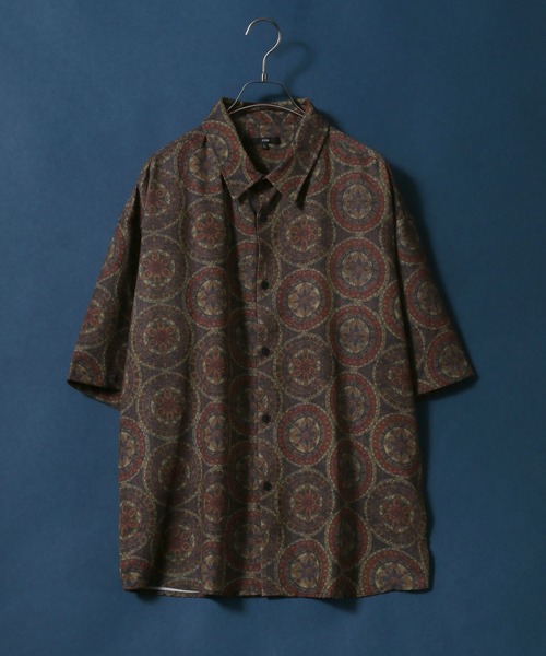 ANPAS（アンパス）の「Georgette Total Pattern Print Big Silhouette Thickness Shirt/ジョーゼット 総柄プリント ビッグシルエット とろみシャツ セットアップ対応（シャツ/ブラウス・メンズ・ホワイト系その他/ブラック系その他/グレー系その他/ブラウン系その他/ベージュ系その他/ブルー系その他/イエロー系その他/ホワイト系その他2/ブラック系その他2/ブラック系その他3/ブラック系その他4/ブラック系その他5/ブラック系その他6/グレー系その他2/グレー系その他3/ブラウン系その他2/ブラウン系その他3/ブラウン系その他4/ブラウン系その他5/ブルー系その他2/ブルー系その他3・M/L）」の16枚目の写真