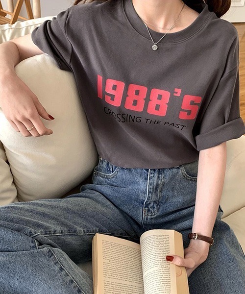 Chaco closet(チャコ クローゼット)の「カラーナンバリングロゴプリント半袖Tシャツ(Tシャツ/カットソー・レディース・グレー/チャコール/ホワイト・FREE)」の3枚目の写真