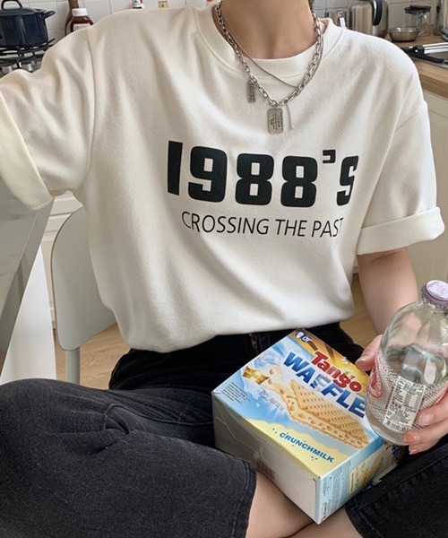 Chaco closet(チャコ クローゼット)の「カラーナンバリングロゴプリント半袖Tシャツ(Tシャツ/カットソー・レディース・グレー/チャコール/ホワイト・FREE)」の5枚目の写真