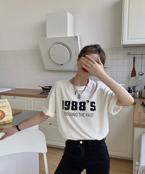 Chaco closet(チャコ クローゼット)の「カラーナンバリングロゴプリント半袖Tシャツ(Tシャツ/カットソー・レディース・グレー/チャコール/ホワイト・FREE)」の9枚目の写真