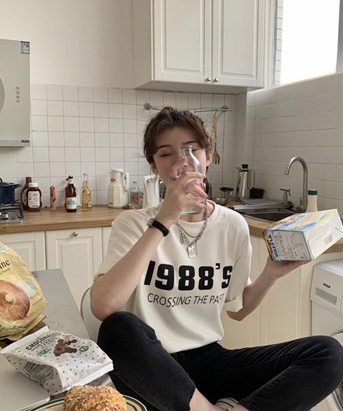 Chaco closet(チャコ クローゼット)の「カラーナンバリングロゴプリント半袖Tシャツ(Tシャツ/カットソー・レディース・グレー/チャコール/ホワイト・FREE)」の11枚目の写真