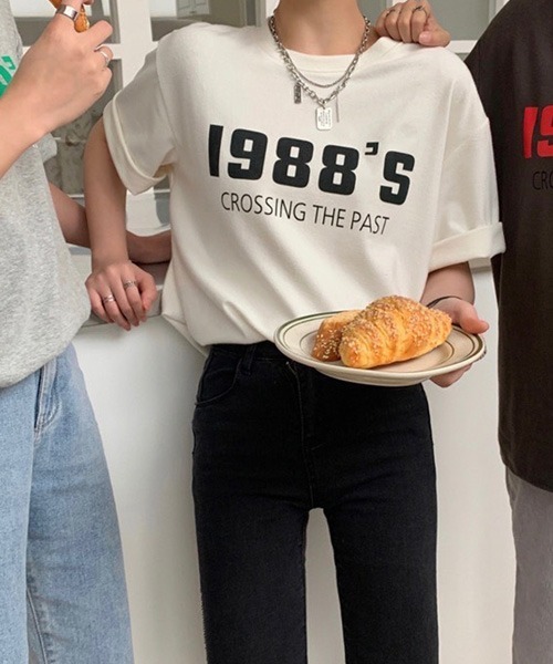 Chaco closet(チャコ クローゼット)の「カラーナンバリングロゴプリント半袖Tシャツ(Tシャツ/カットソー・レディース・グレー/チャコール/ホワイト・FREE)」の14枚目の写真