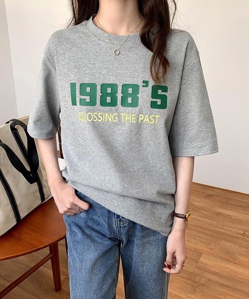 Chaco closet(チャコ クローゼット)の「カラーナンバリングロゴプリント半袖Tシャツ(Tシャツ/カットソー・レディース・グレー/チャコール/ホワイト・FREE)」の19枚目の写真