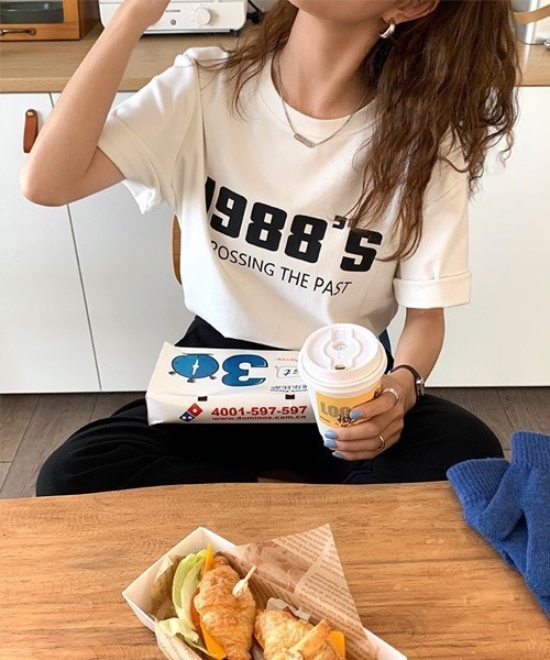 Chaco closet(チャコ クローゼット)の「カラーナンバリングロゴプリント半袖Tシャツ(Tシャツ/カットソー・レディース・グレー/チャコール/ホワイト・FREE)」の13枚目の写真