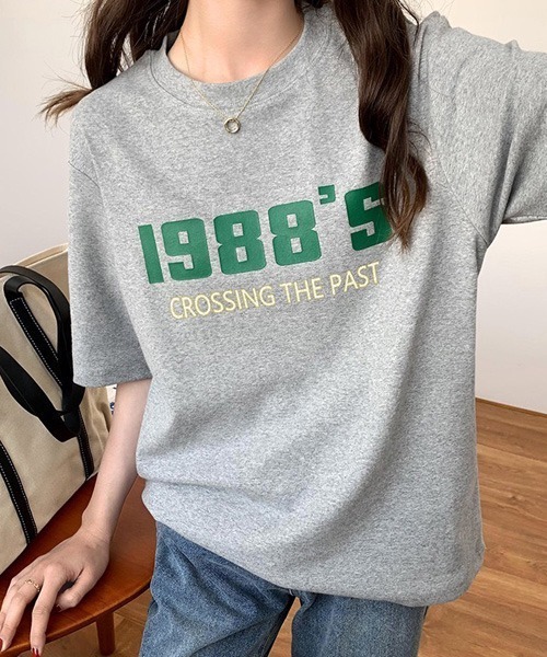 Chaco closet(チャコ クローゼット)の「カラーナンバリングロゴプリント半袖Tシャツ(Tシャツ/カットソー・レディース・グレー/チャコール/ホワイト・FREE)」の16枚目の写真