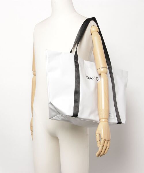 DAY OUT(デイアウト)の「DAY OUT Beach-W handle Tote Bag(トートバッグ・メンズ・ブラック/ホワイト/グレー・FREE)」の19枚目の写真