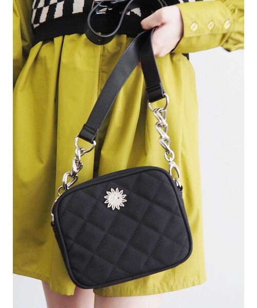 EVRIS（エヴリス）の「キルティングショルダーチェーンバッグ（ショルダーバッグ・レディース・ホワイト/ブラック/レッド/グリーン・FREE）」の3枚目の写真