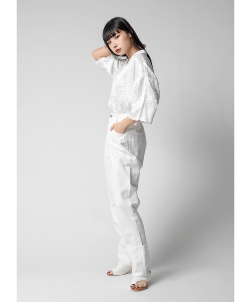 Adoon plain(アドーンプレーン)の「ツヤルーズ柄シャツ / 半袖(シャツ/ブラウス・レディース・ホワイト/ブラック/パープル・FREE)」の7枚目の写真