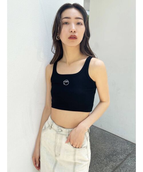 EMODA（エモダ）の「コンパクトロゴタンクトップ（タンクトップ・レディース・ホワイト/ブラック/ブルー/キャメル・FREE）」の7枚目の写真