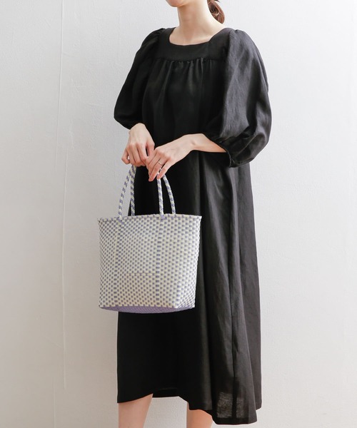 URBAN RESEARCH DOORS（アーバンリサーチドアーズ）の「ボリュームスリーブワンピース（ワンピース・レディース・ブラック/レッド・MEDIUM）」の9枚目の写真