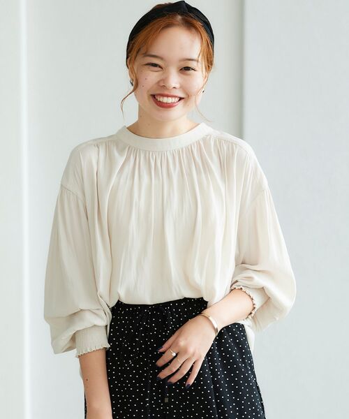 le.coeur blanc（ルクールブラン）の「パウダーサテン2wayハイネックブラウス（シャツ/ブラウス・レディース・アイボリー/キャメル/ダークグリーン/ブラック・38）」の8枚目の写真