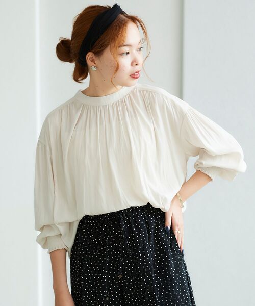 le.coeur blanc（ルクールブラン）の「パウダーサテン2wayハイネックブラウス（シャツ/ブラウス・レディース・アイボリー/キャメル/ダークグリーン/ブラック・38）」の10枚目の写真