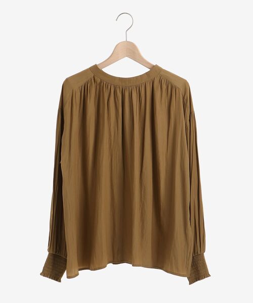 le.coeur blanc（ルクールブラン）の「パウダーサテン2wayハイネックブラウス（シャツ/ブラウス・レディース・アイボリー/キャメル/ダークグリーン/ブラック・38）」の5枚目の写真