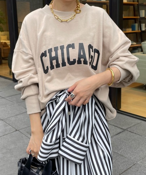 DouDou（ドゥドゥ）の「2WAY CHICAGO ロゴスウェット（スウェット・レディース・チャコールグレー/グレイッシュベージュ/オフホワイト/ベージュ・FREE）」の3枚目の写真