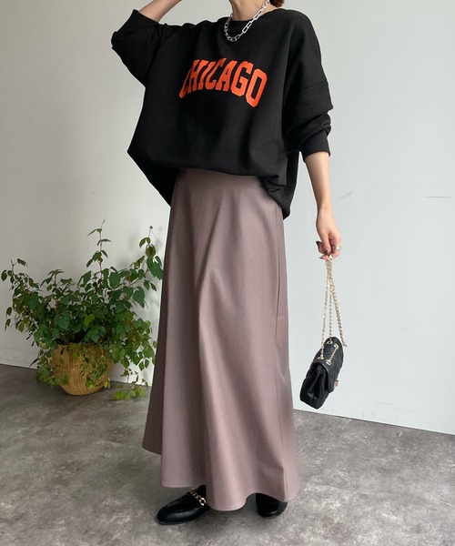 DouDou（ドゥドゥ）の「2WAY CHICAGO ロゴスウェット（スウェット・レディース・チャコールグレー/グレイッシュベージュ/オフホワイト/ベージュ・FREE）」の5枚目の写真