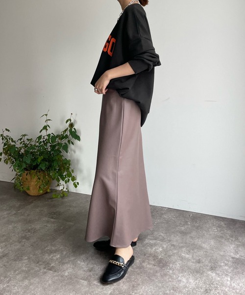 DouDou（ドゥドゥ）の「2WAY CHICAGO ロゴスウェット（スウェット・レディース・チャコールグレー/グレイッシュベージュ/オフホワイト/ベージュ・FREE）」の8枚目の写真