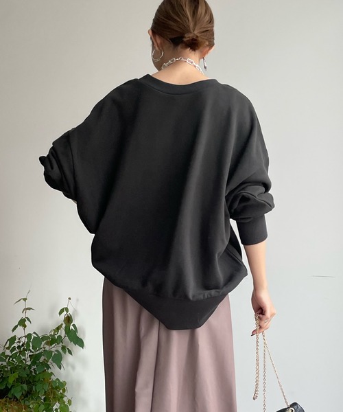 DouDou（ドゥドゥ）の「2WAY CHICAGO ロゴスウェット（スウェット・レディース・チャコールグレー/グレイッシュベージュ/オフホワイト/ベージュ・FREE）」の6枚目の写真