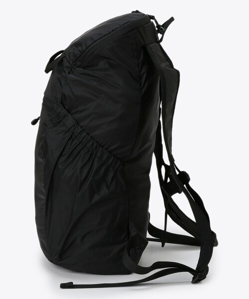 MOUNTAIN HARDWEAR（マウンテンハードウェアー）の「【Mountain Hardwear】ウルトラライトウェイト 15（バックパック/リュック・メンズ・ベージュ・REGULAR）」の9枚目の写真