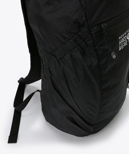 MOUNTAIN HARDWEAR（マウンテンハードウェアー）の「【Mountain Hardwear】ウルトラライトウェイト 15（バックパック/リュック・メンズ・ベージュ・REGULAR）」の16枚目の写真