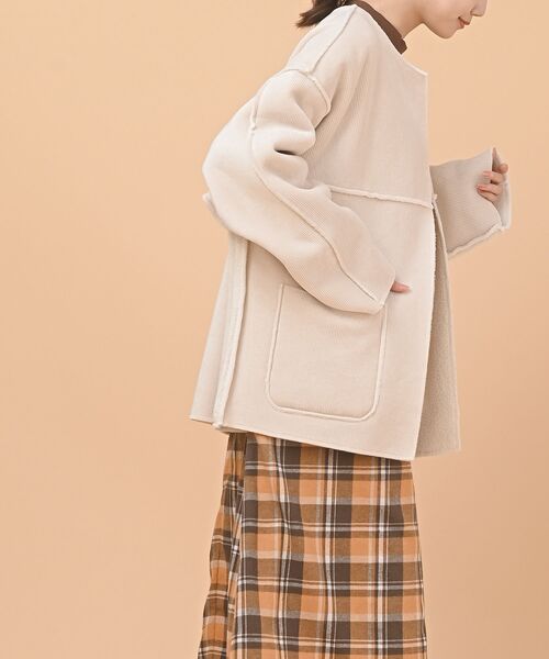 rps(アールピーエス)の「リバーシブルショートコート(その他アウター・レディース・ベージュ/アイボリー/キャメル・M)」の5枚目の写真