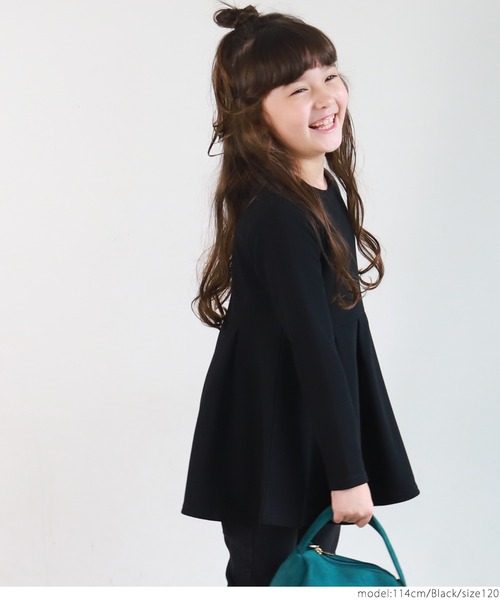 coca（coca）（コカ）の「キッズ エンボス加工プリーツフレアトップス（Tシャツ/カットソー・キッズ・ブラック・100/110/120/130）」の4枚目の写真