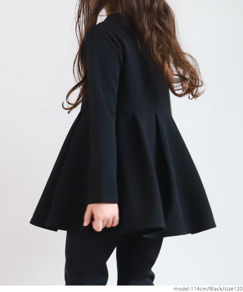 coca（coca）（コカ）の「キッズ エンボス加工プリーツフレアトップス（Tシャツ/カットソー・キッズ・ブラック・100/110/120/130）」の5枚目の写真