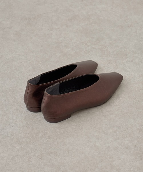 BEARDSLEY(ビアズリー)の「【Colorer./クロレ】フラットパンプス:すぐにお届け!made in JAPAN 履きやすさに感動(パンプス・レディース・ブラウン/シルバー・22.5/23/23.5/24/24.5)」の11枚目の写真