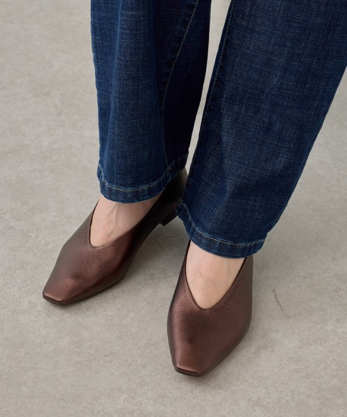 BEARDSLEY(ビアズリー)の「【Colorer./クロレ】フラットパンプス:すぐにお届け!made in JAPAN 履きやすさに感動(パンプス・レディース・ブラウン/シルバー・22.5/23/23.5/24/24.5)」の3枚目の写真