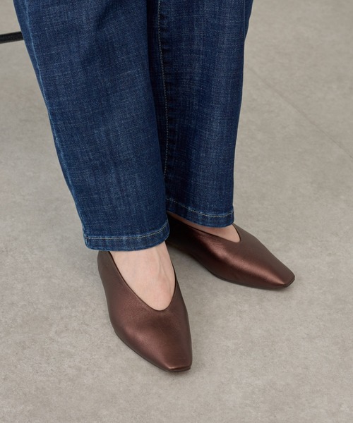 春#BEARDSLEY#セレモニーフラットパンプスイタリア製本革定価24,000 BEARDSLEY - 【セール】高級ブランドのパンプスを手掛ける