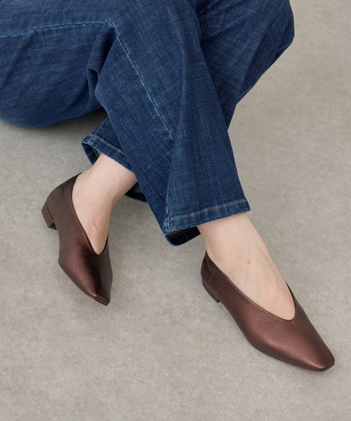 BEARDSLEY(ビアズリー)の「【Colorer./クロレ】フラットパンプス:すぐにお届け!made in JAPAN 履きやすさに感動(パンプス・レディース・ブラウン/シルバー・22.5/23/23.5/24/24.5)」の19枚目の写真