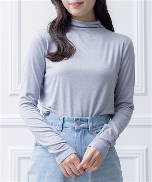 clear（クリア）の「ギャザーネックベーシックカットソートップス（Tシャツ/カットソー・レディース・グレー/オフホワイト/ブラック/ブルー・F）」の3枚目の写真