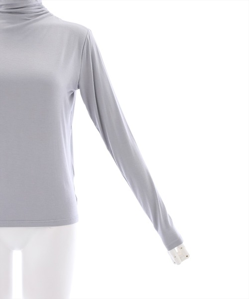 clear（クリア）の「ギャザーネックベーシックカットソートップス（Tシャツ/カットソー・レディース・グレー/オフホワイト/ブラック/ブルー・F）」の8枚目の写真