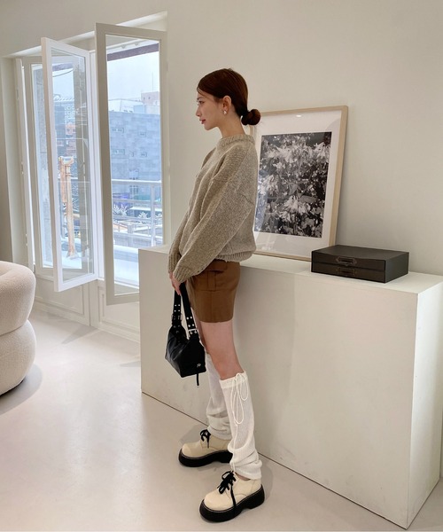 by muni:r（バイ ムニール）の「オーバーフィットラウンドカラーニット（ニット/セーター・レディース・グレー/ピンク/ブラウン/ベージュ/ダークブルー/チャコール・FREE）」の16枚目の写真