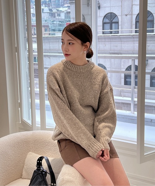 by muni:r（バイ ムニール）の「オーバーフィットラウンドカラーニット（ニット/セーター・レディース・グレー/ピンク/ブラウン/ベージュ/ダークブルー/チャコール・FREE）」の20枚目の写真