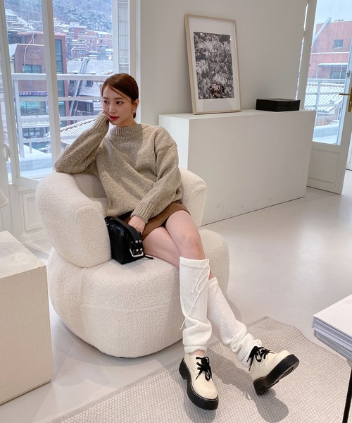 by muni:r（バイ ムニール）の「オーバーフィットラウンドカラーニット（ニット/セーター・レディース・グレー/ピンク/ブラウン/ベージュ/ダークブルー/チャコール・FREE）」の21枚目の写真